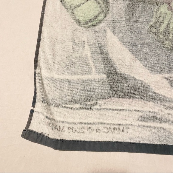 Vintage 2003 Marvel Hulk Beach Towel - Picture 15 of 16